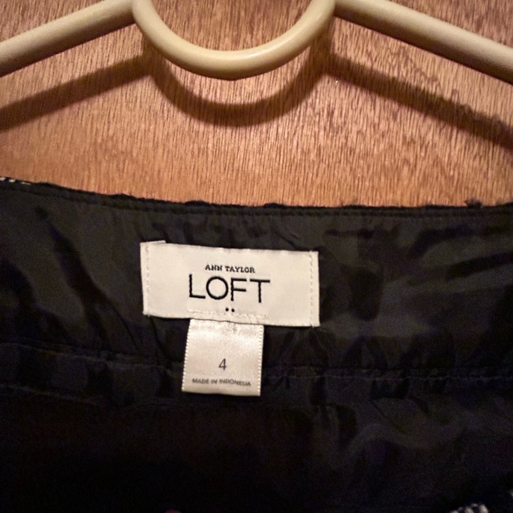 LOFT Black and White Textured Mini Skirt - Picture 5 of 7
